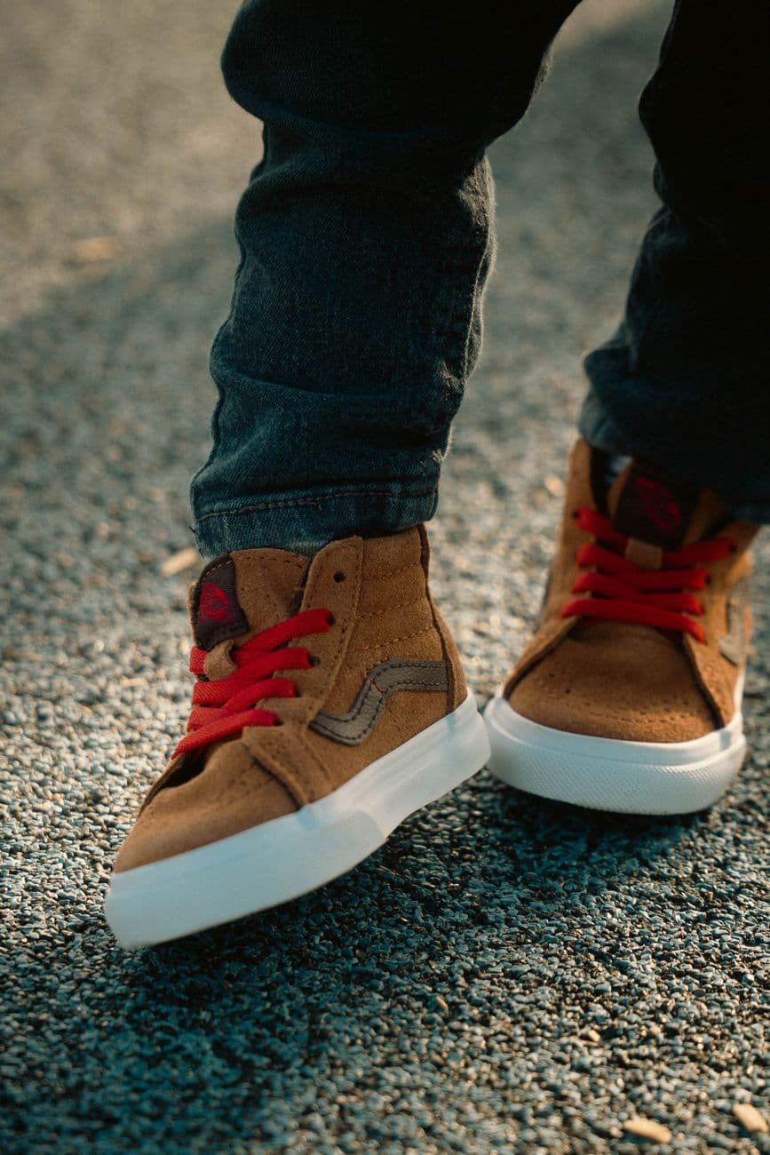 Bash – Velcro vs Laces for Kids’ Sneakers: A Practical Bash Guide