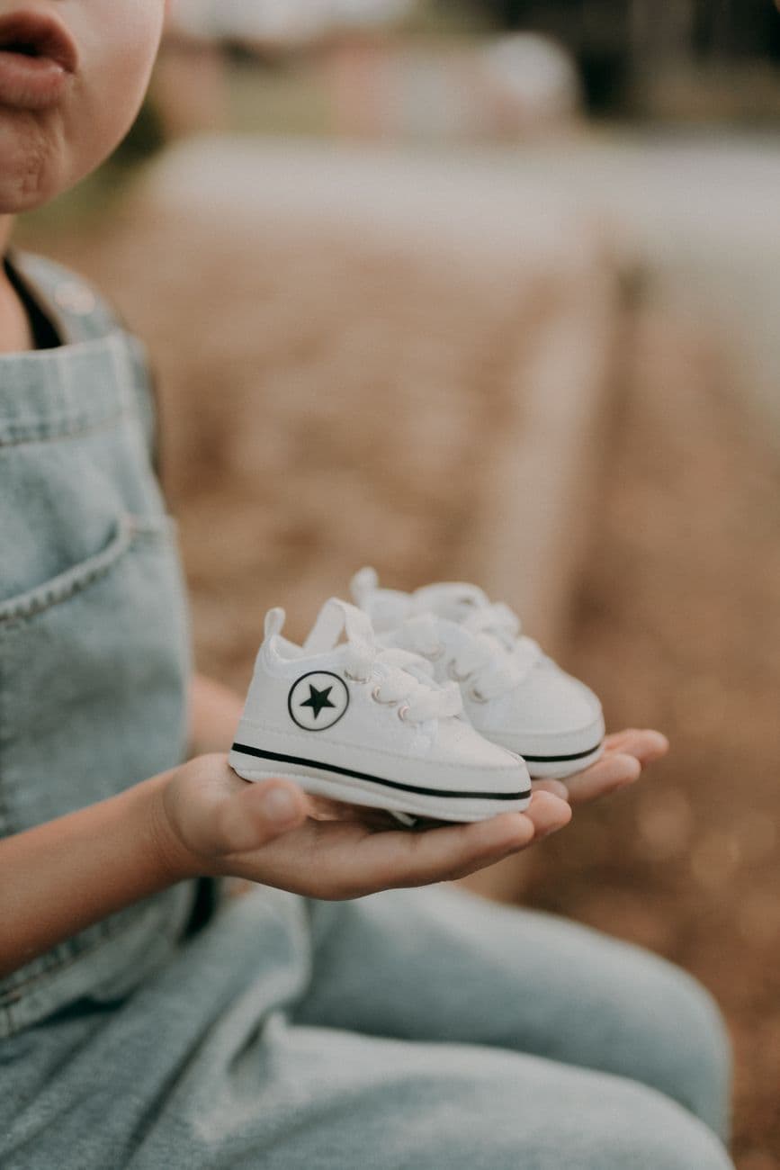 kids sneakers sizing product photo