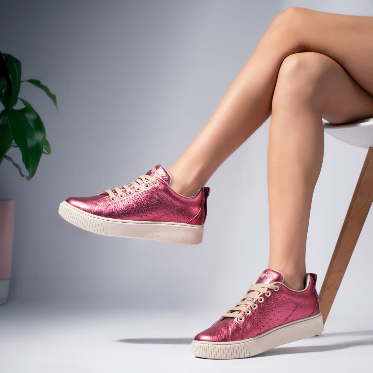 Bash – Girls’ sneakers that meet school rules while staying comfy and supportive