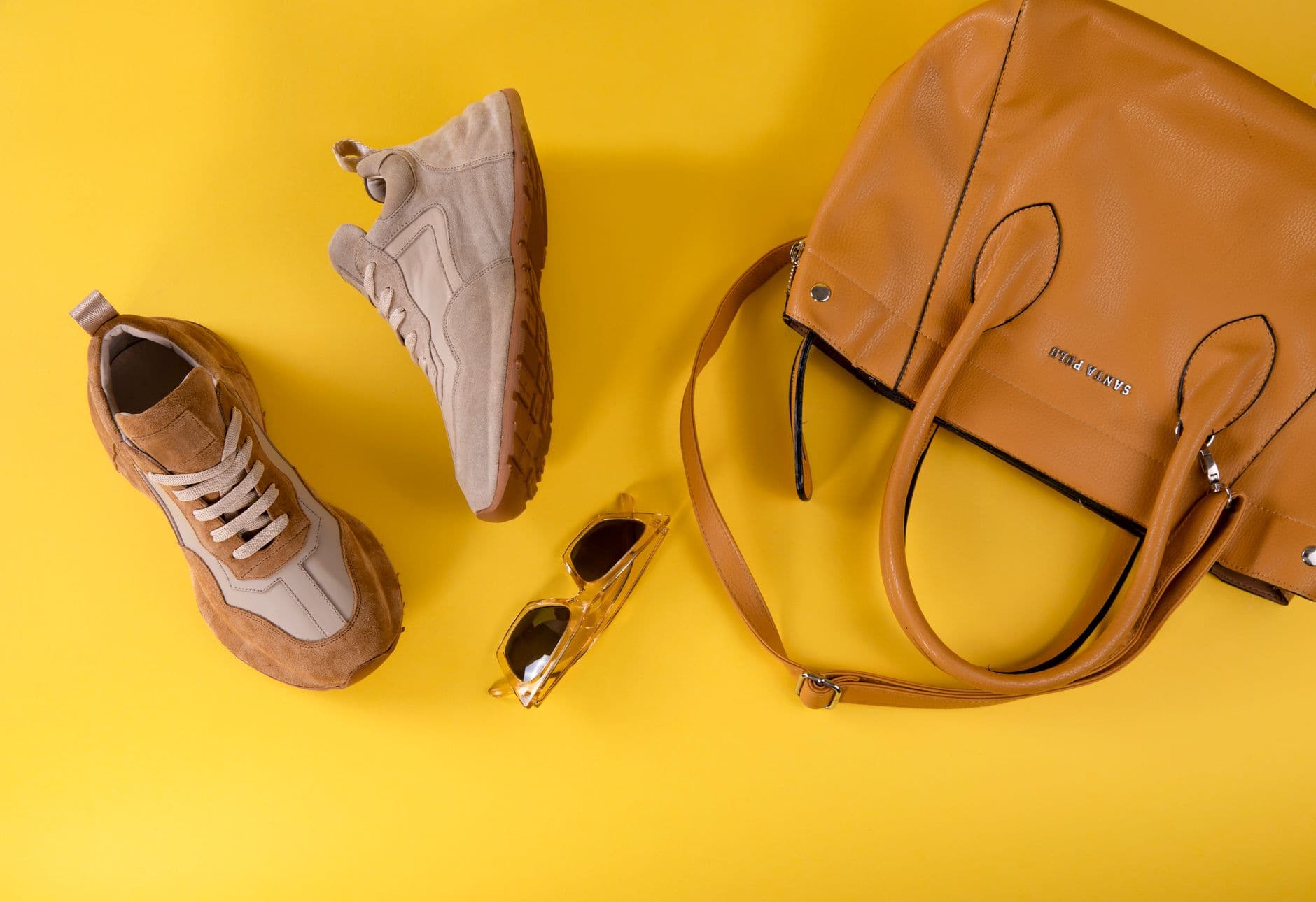 Bash – Packable women’s travel sneakers that go from sightseeing to dinner