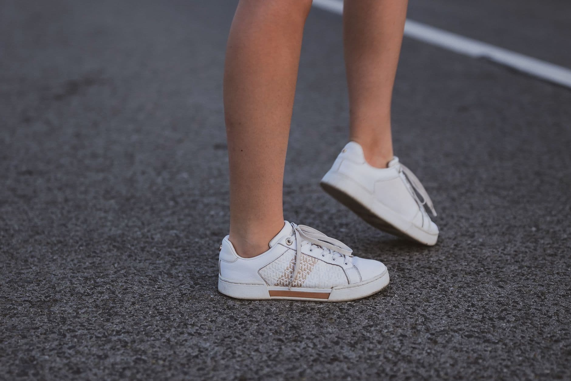 Bash – Tommy Hilfiger women's sneakers for travel - style, comfort and what to pack
