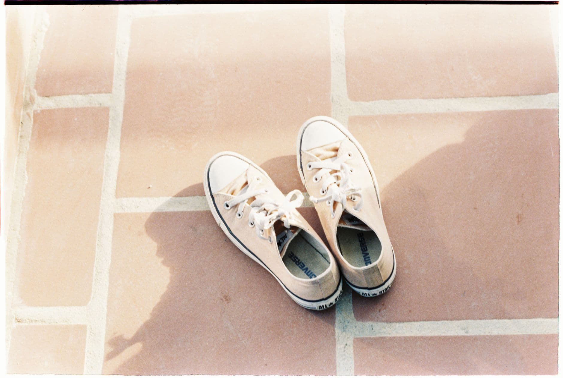 Bash – Stylish white platform sneakers for travel - comfortable, versatile looks