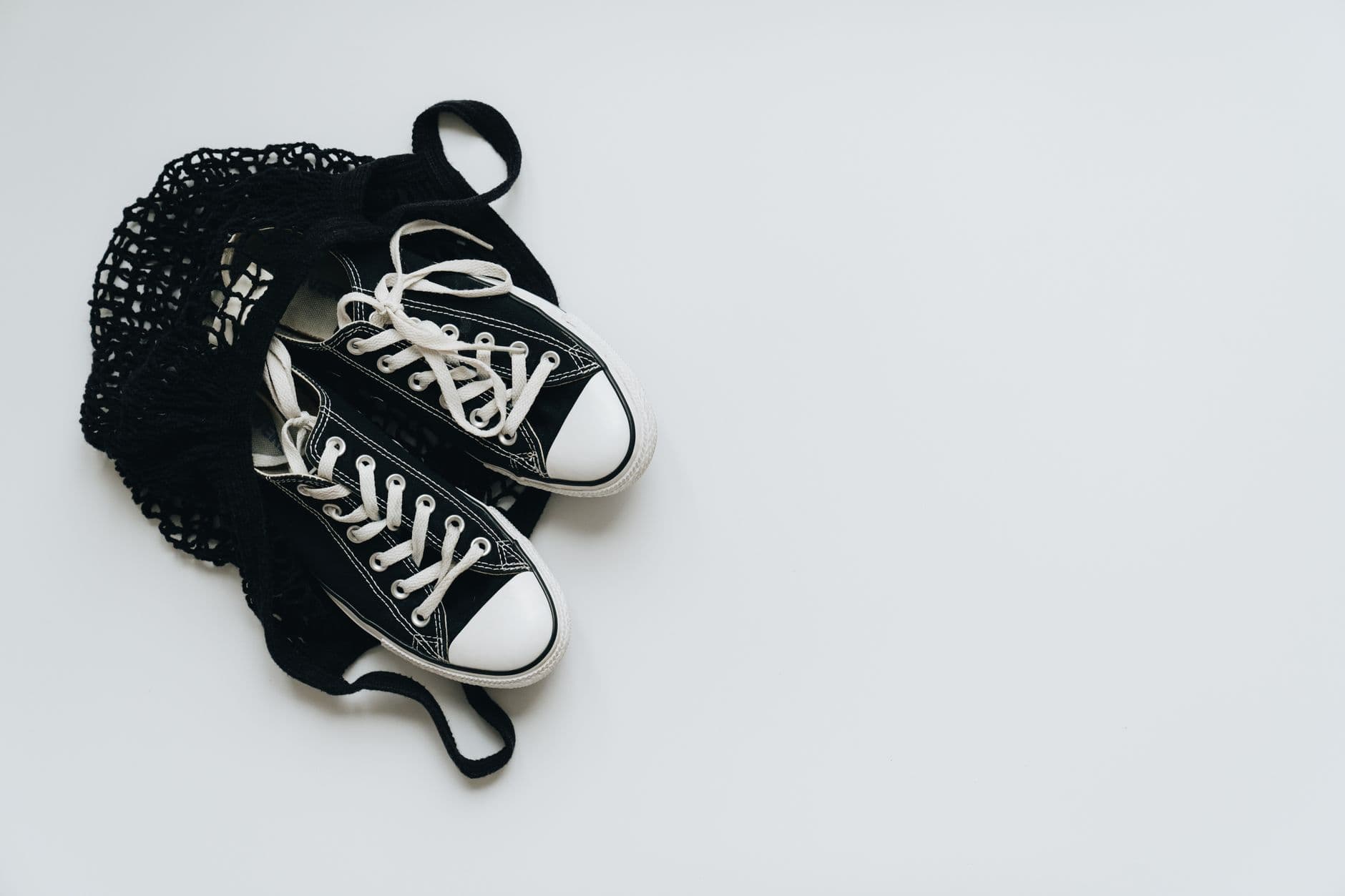 Bash – Black sneakers for women: style, fit and how to choose