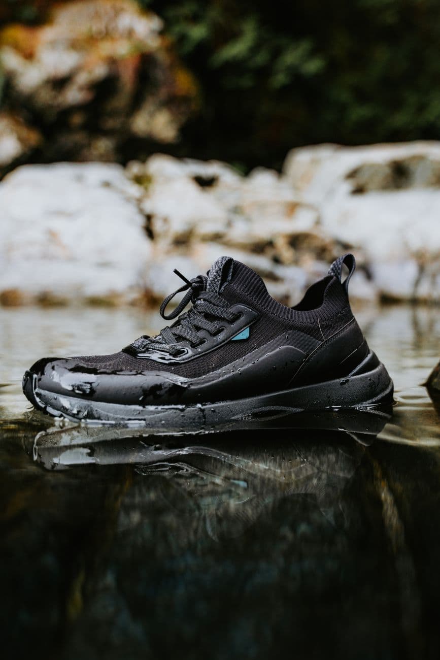 Bash – Ladies' Black Travel Sneakers Built for Custom Insoles