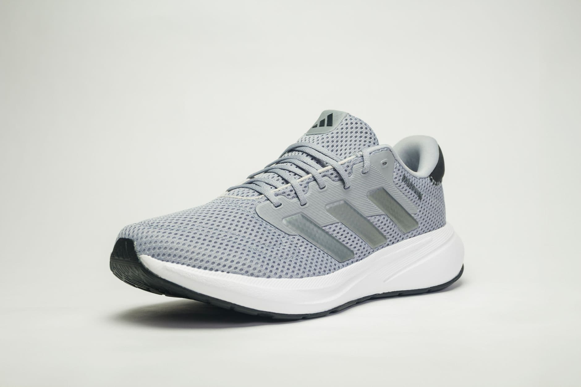 Bash – Adidas mesh sneakers for ladies travelling in hot climates