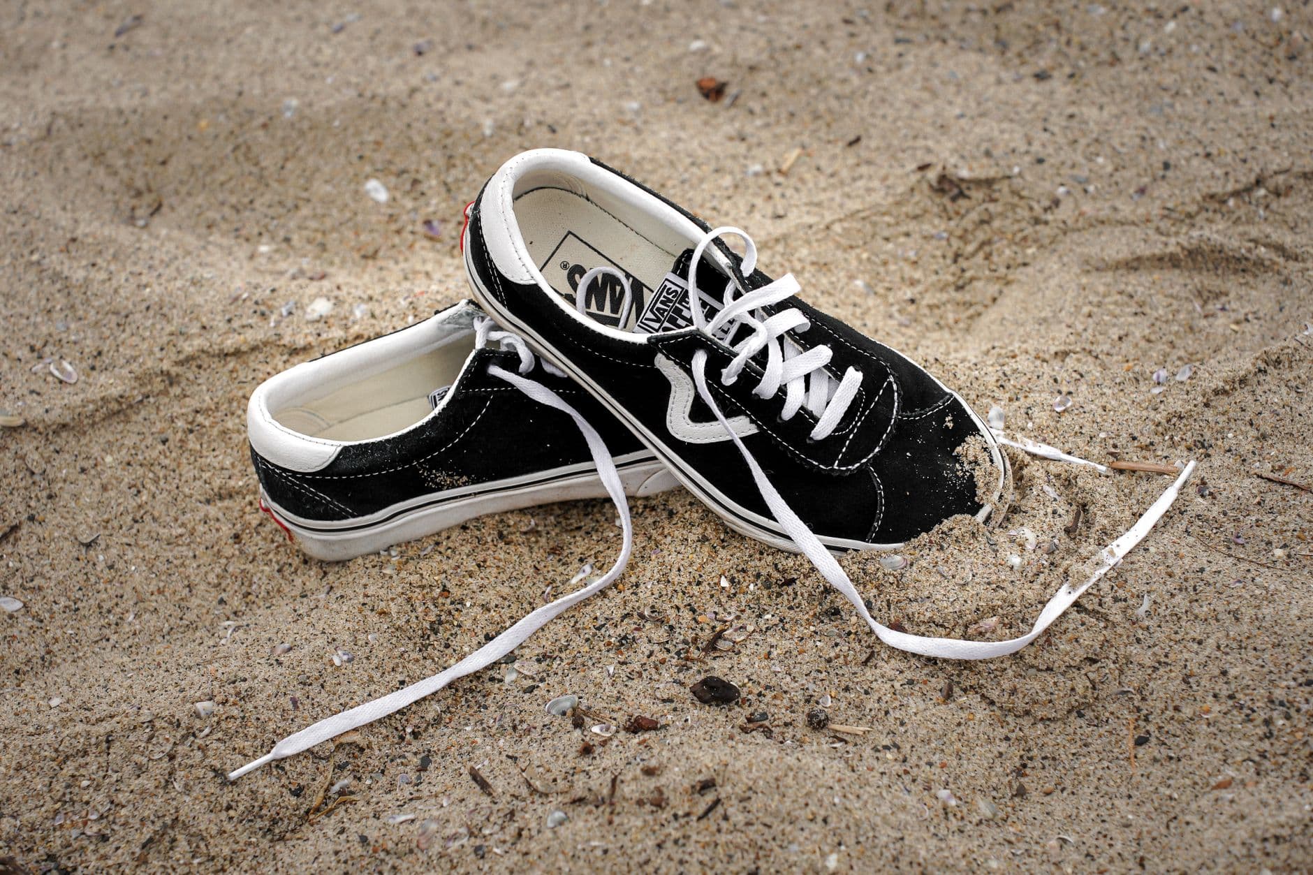 Bash – Vans sneakers for women travellers - comfortable, compact choices