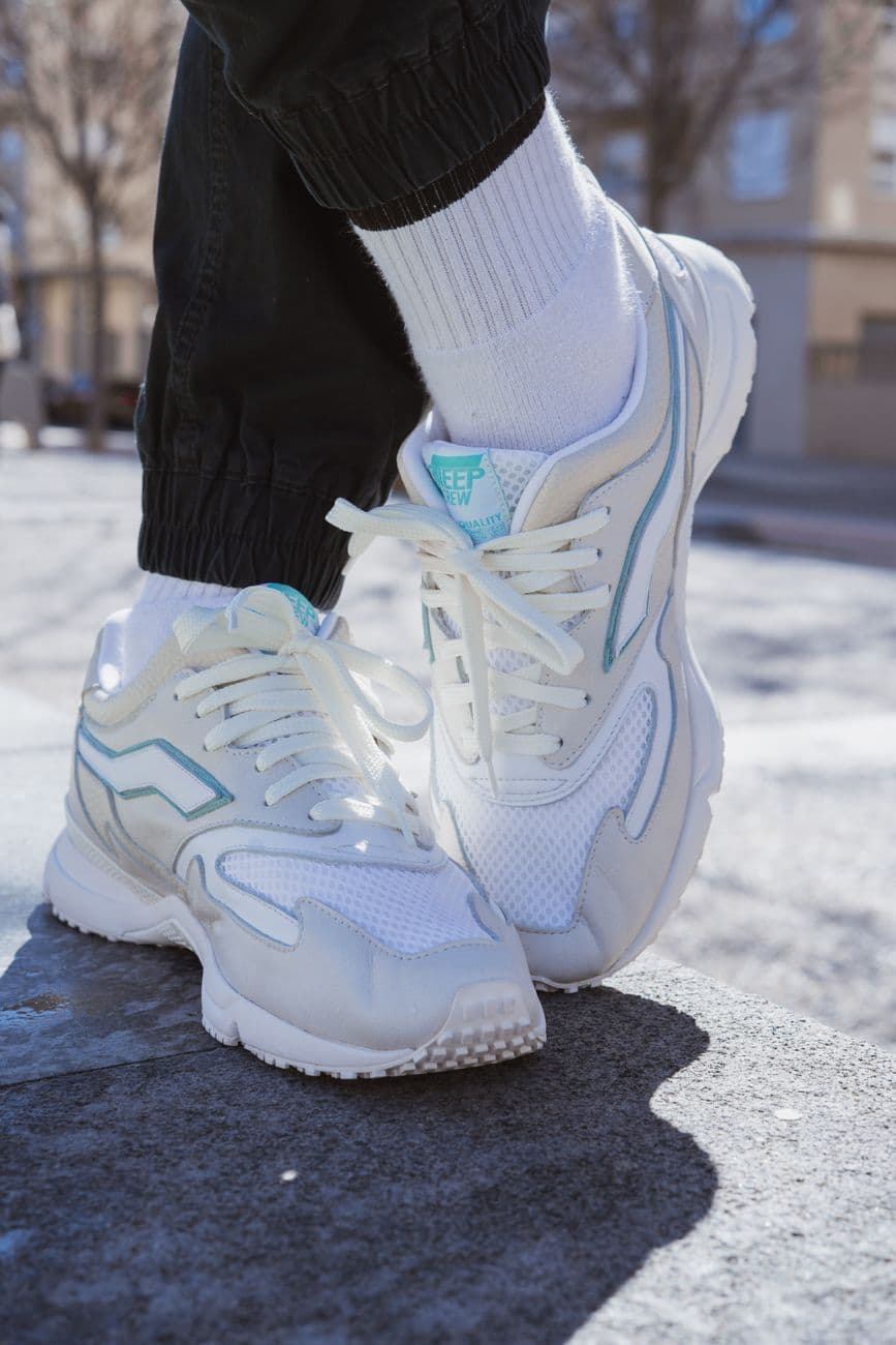 Bash – Comfortable walking sneakers for women: everyday shoes that actually support your steps
