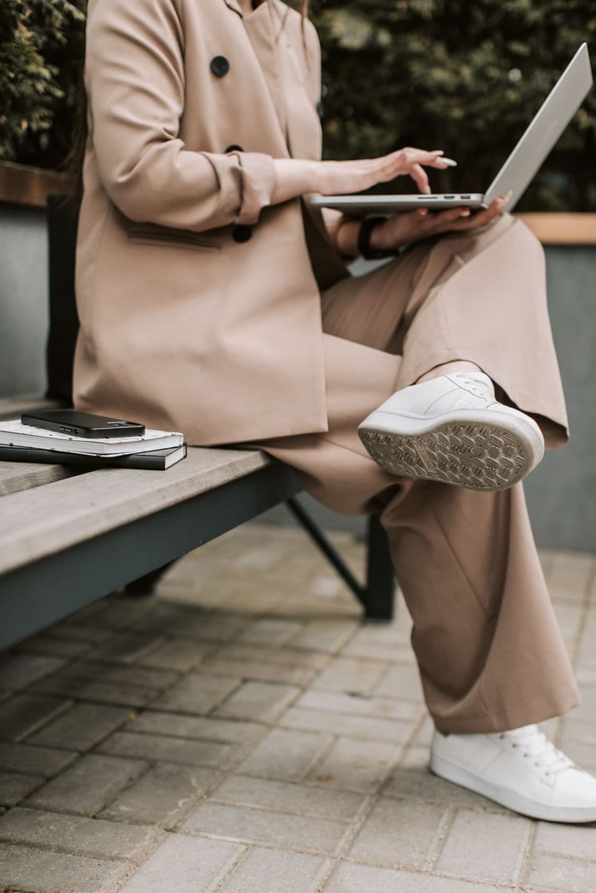Bash – Styling white sneakers for work-casual looks that actually fit your day