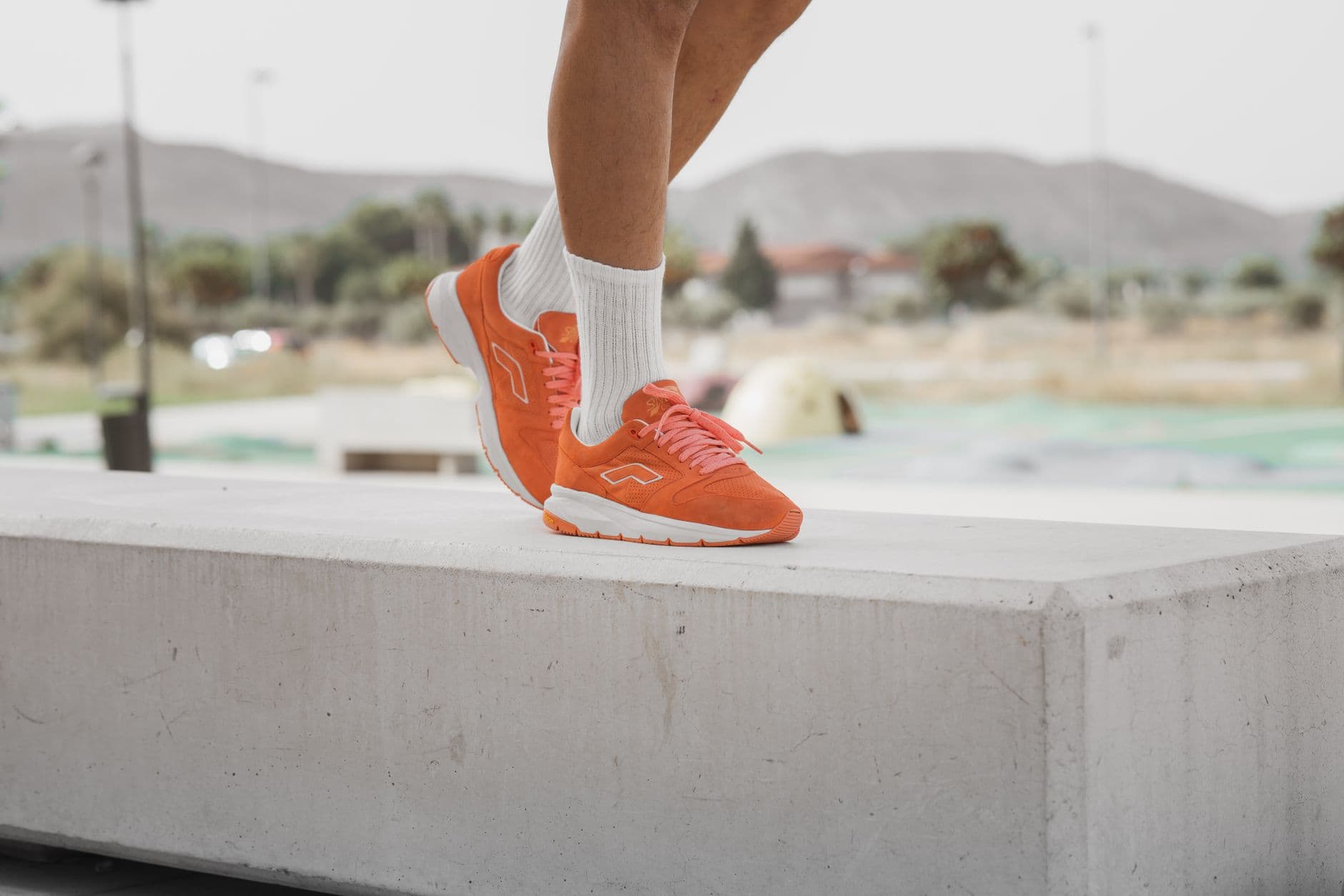 Bash – Sneaker fitting guide for wide feet: how to find comfortable sneakers that fit