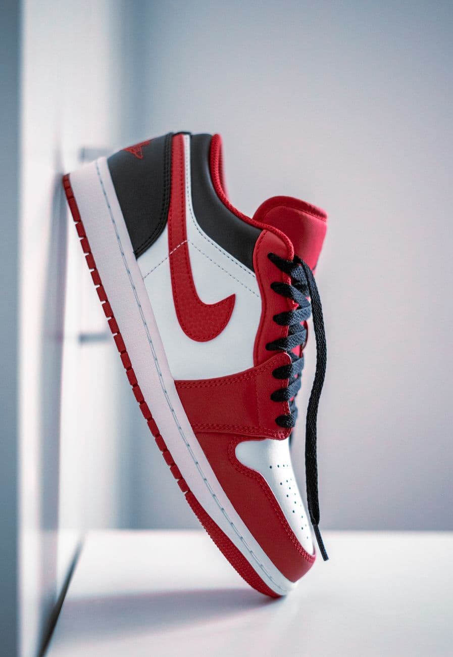 Bash – Budget vs Premium Sneakers in South Africa: How to choose the right pair