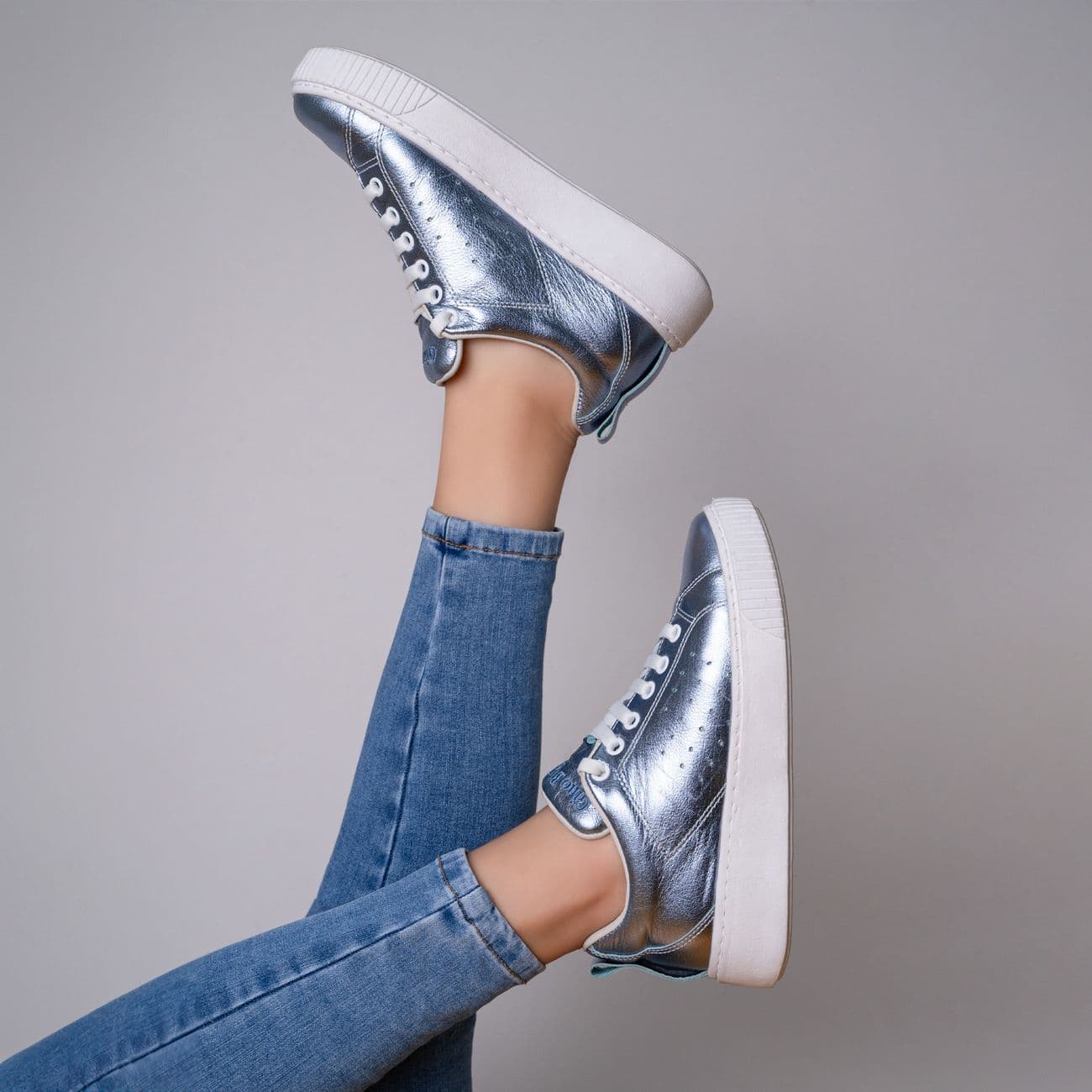 Bash – Smart casual trainers for work: how to choose and wear them with confidence