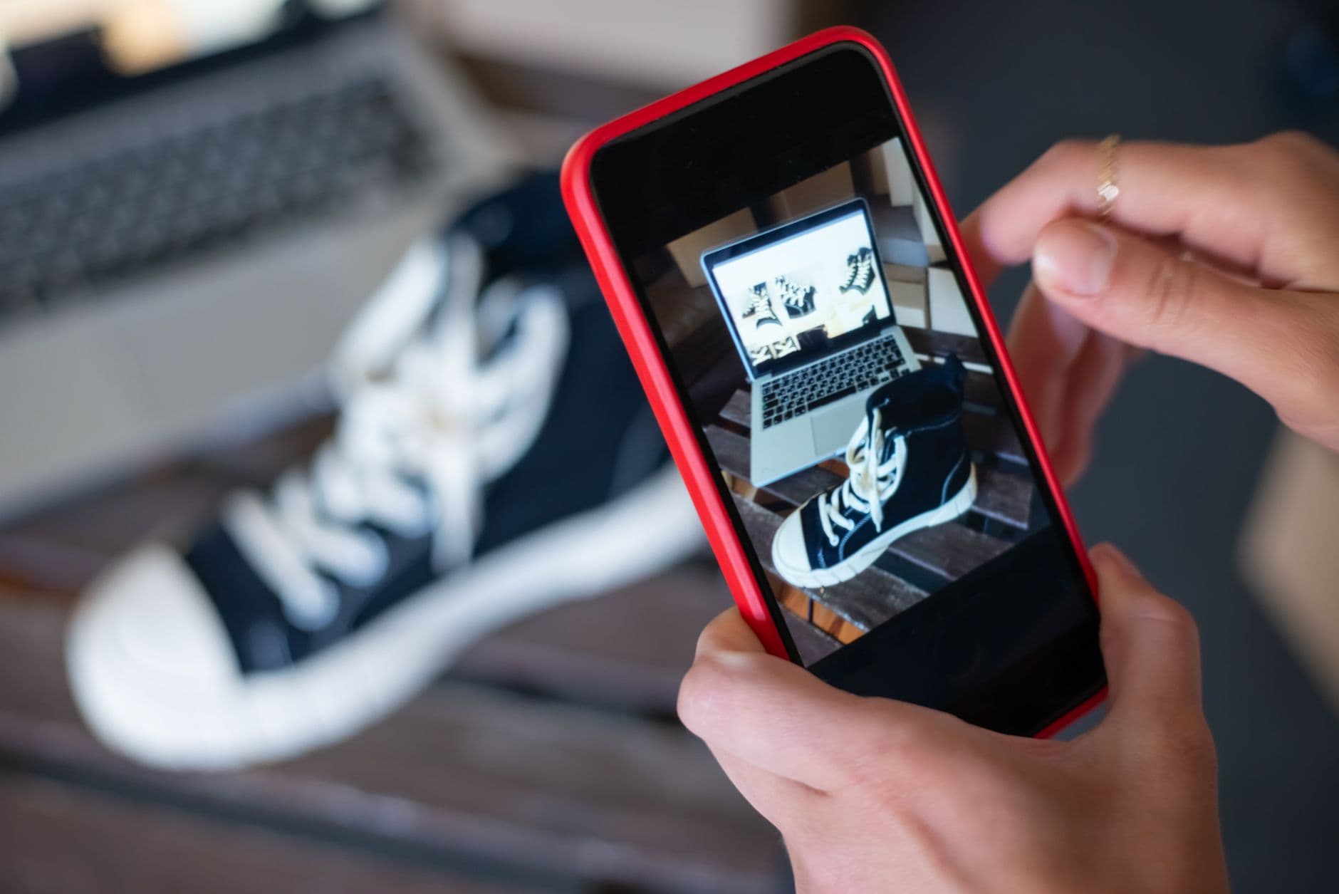 Bash – Spotting authentic sneakers in sales: how we check pairs before you buy