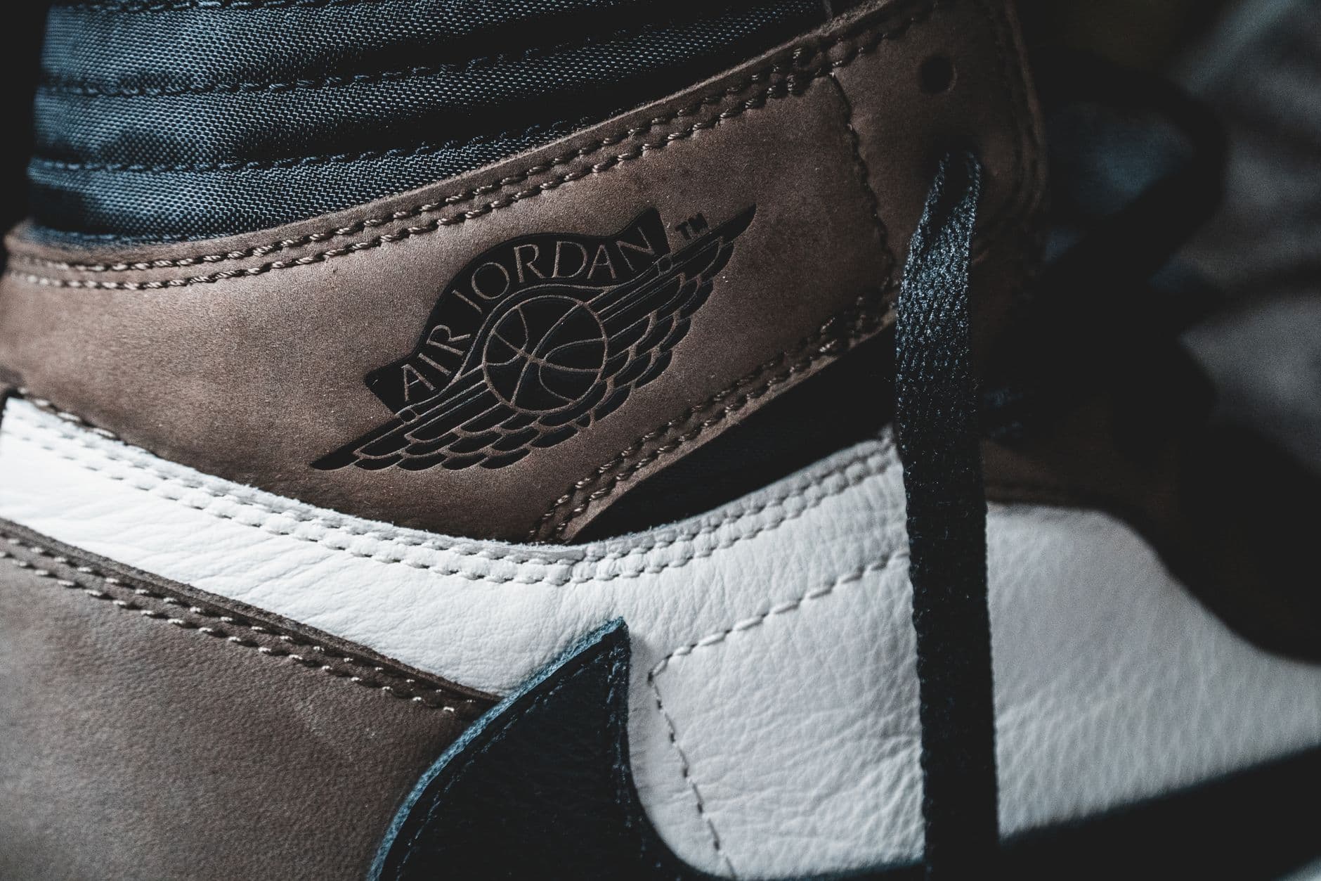 Bash – Sneaker materials: care and cleaning for longer wear