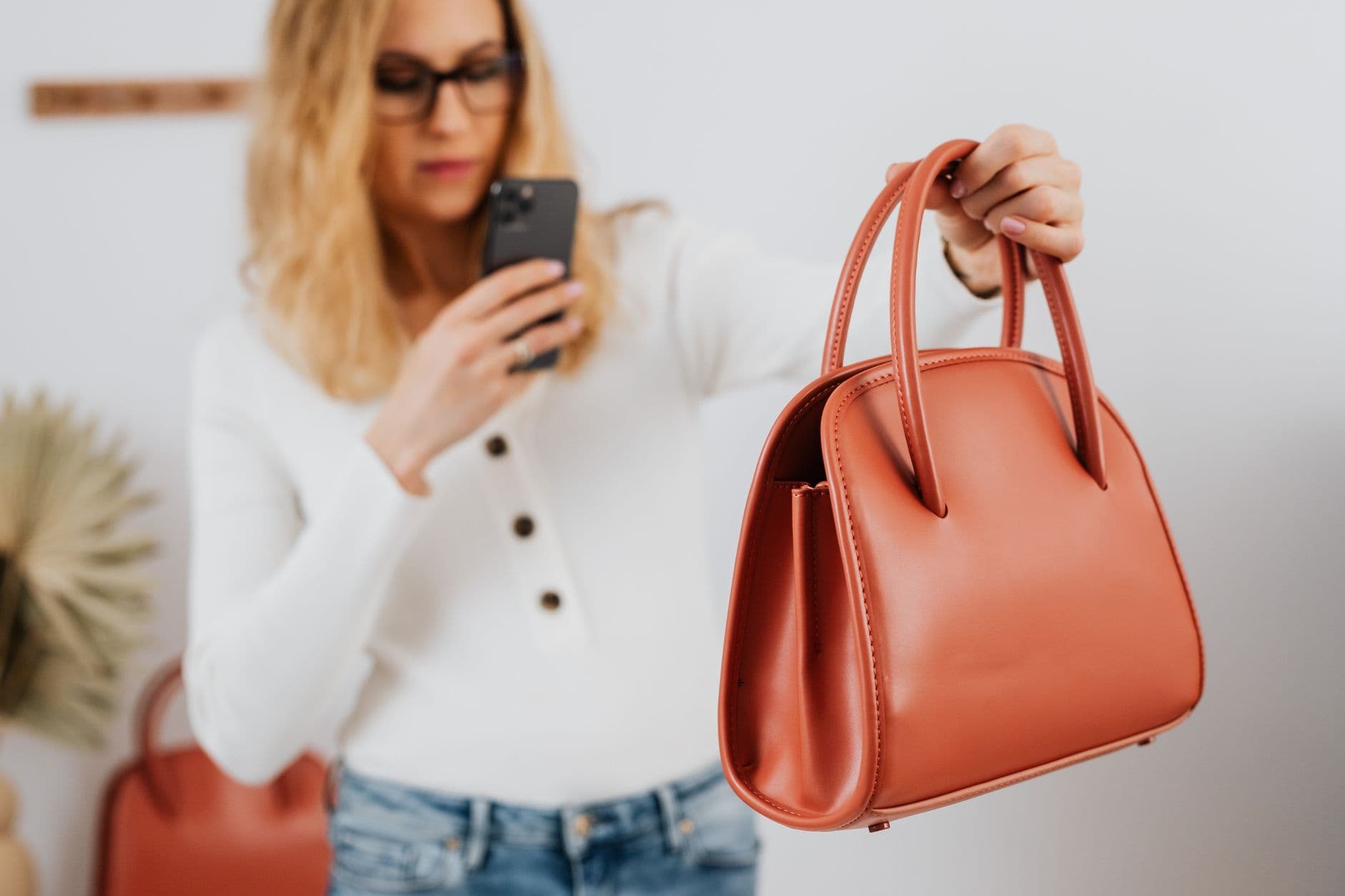 Bash – Leather and textile sneaker care: practical routines for lasting wear