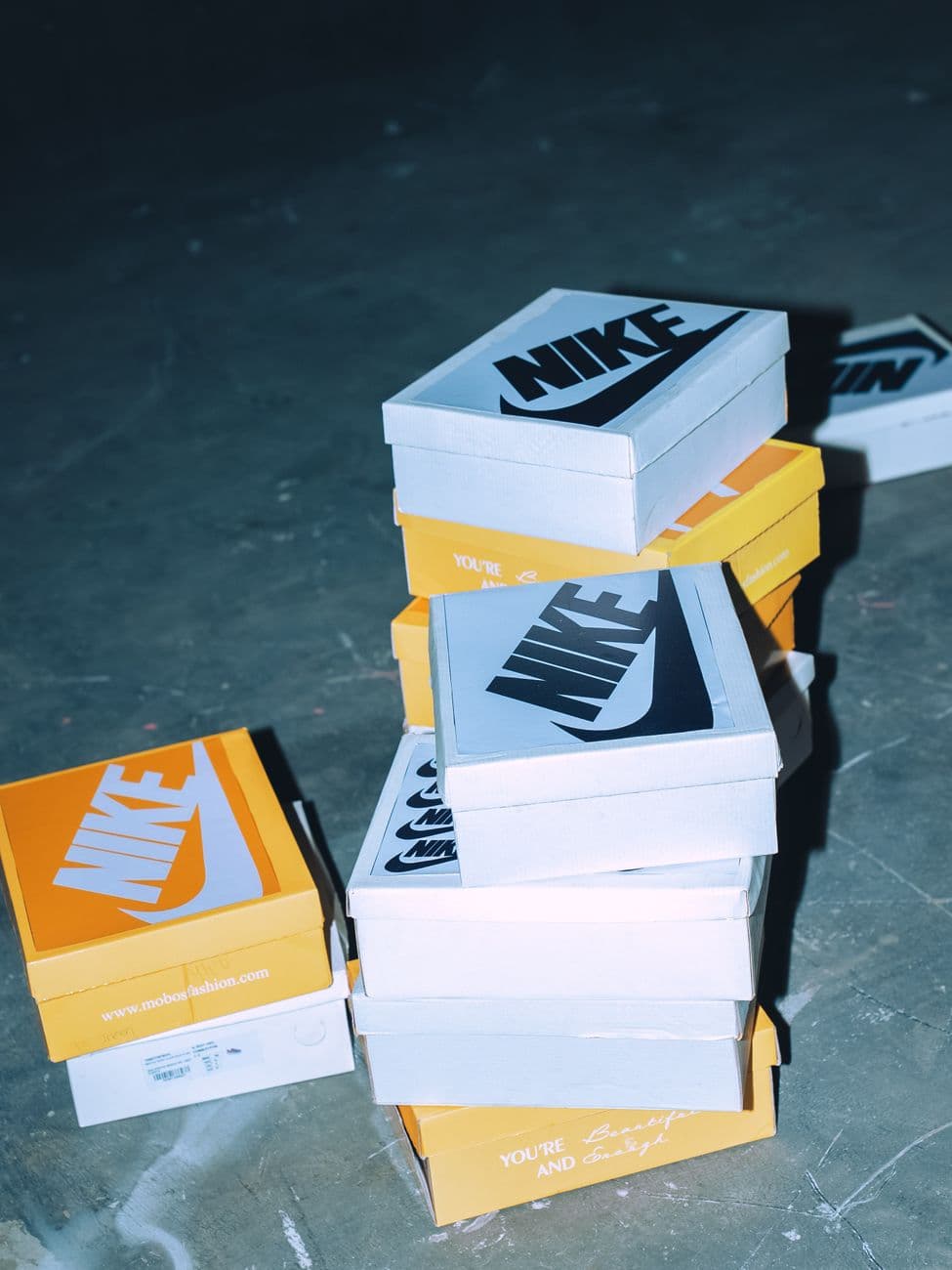 Bash – Compare sneaker delivery and returns: what to expect when you buy sneakers online