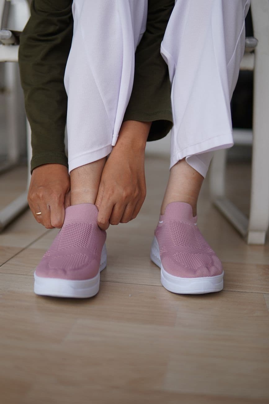 Bash – Best slip-on sneakers for commuting: comfortable, quick, and reliable