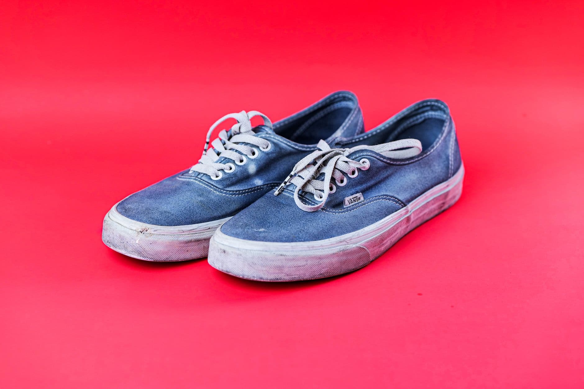 Bash – Cleaning and care for canvas sneakers: keep them looking fresh