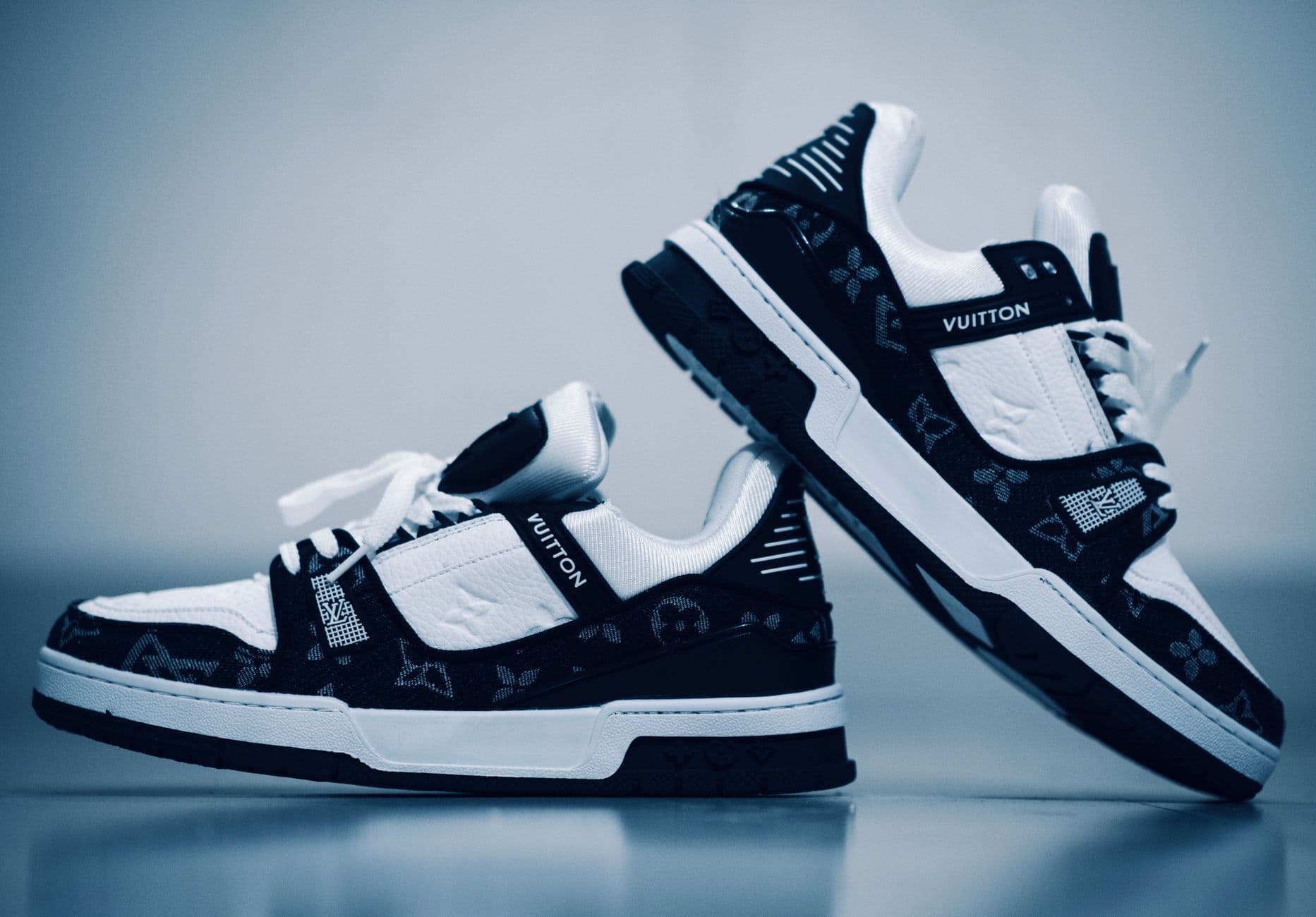 Bash – Compare multi-brand sneaker stores: price ranges and what drives cost