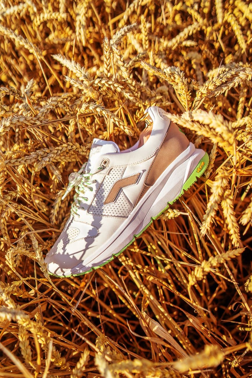 Bash – How to choose travel-friendly sneakers with Bash