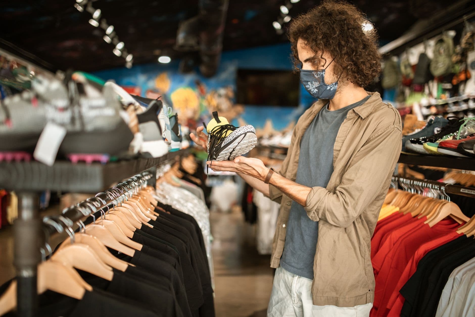 Bash – How to check authenticity before buying sneakers