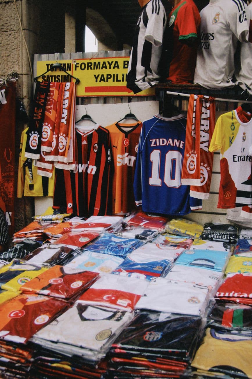 Bash – Authentic vs Replica Football Jersey: Differences and How to Choose