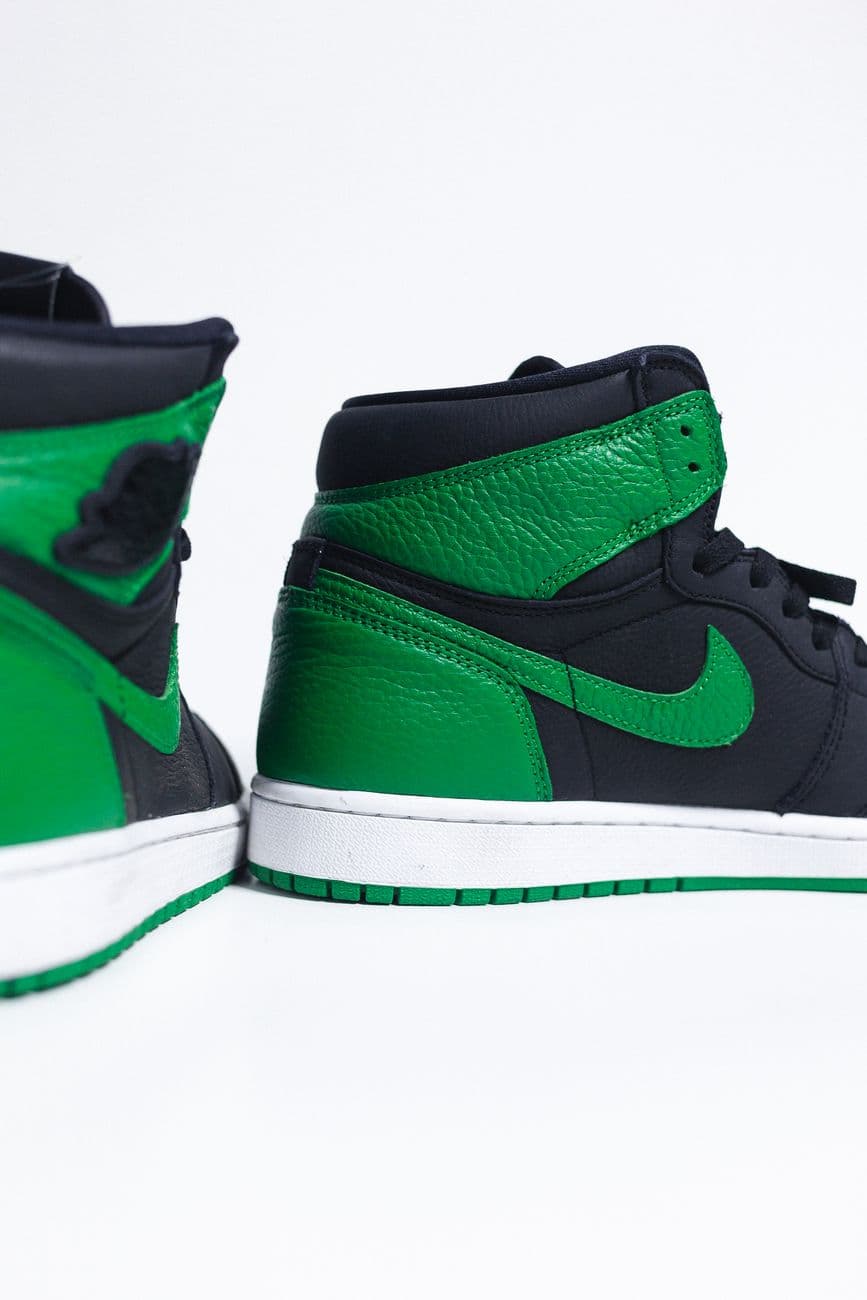 Bash – How much Nike travel sneakers cost: price ranges and what drives the price