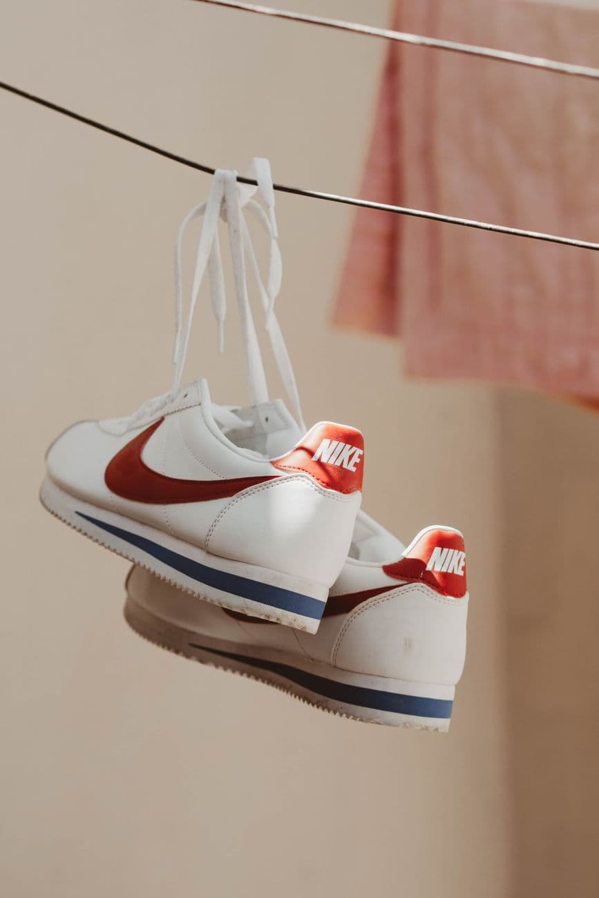 Bash – Nike sneakers for ladies: a travel-ready buying guide