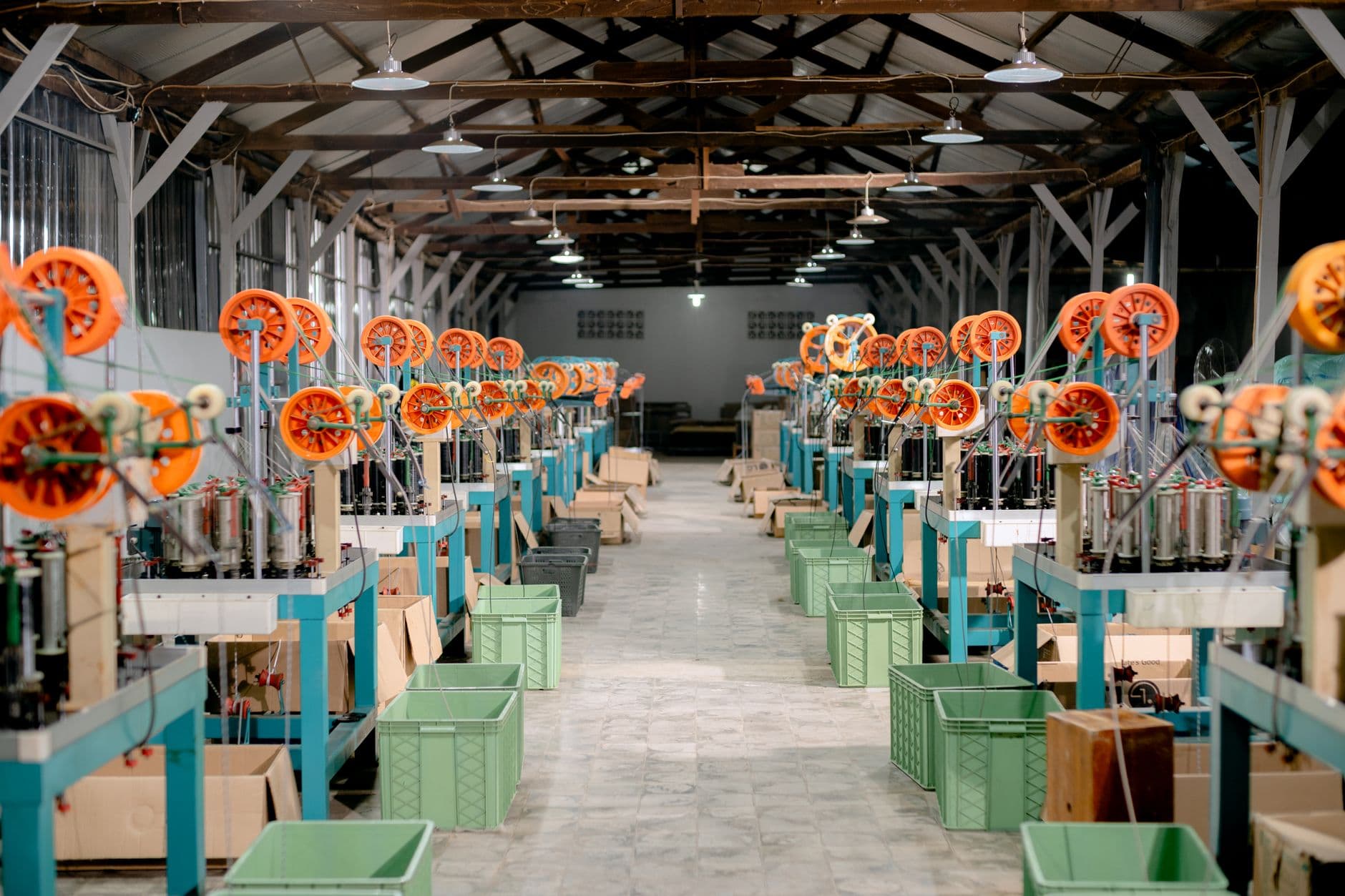 Bash – Sneaker factory: how sneakers are made, what matters and how we choose them