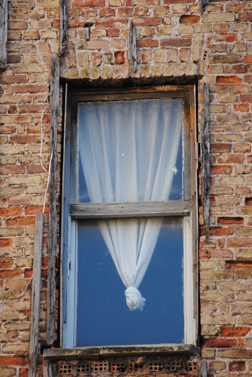 Bash – How to install curtain rods on brick walls safely and neatly