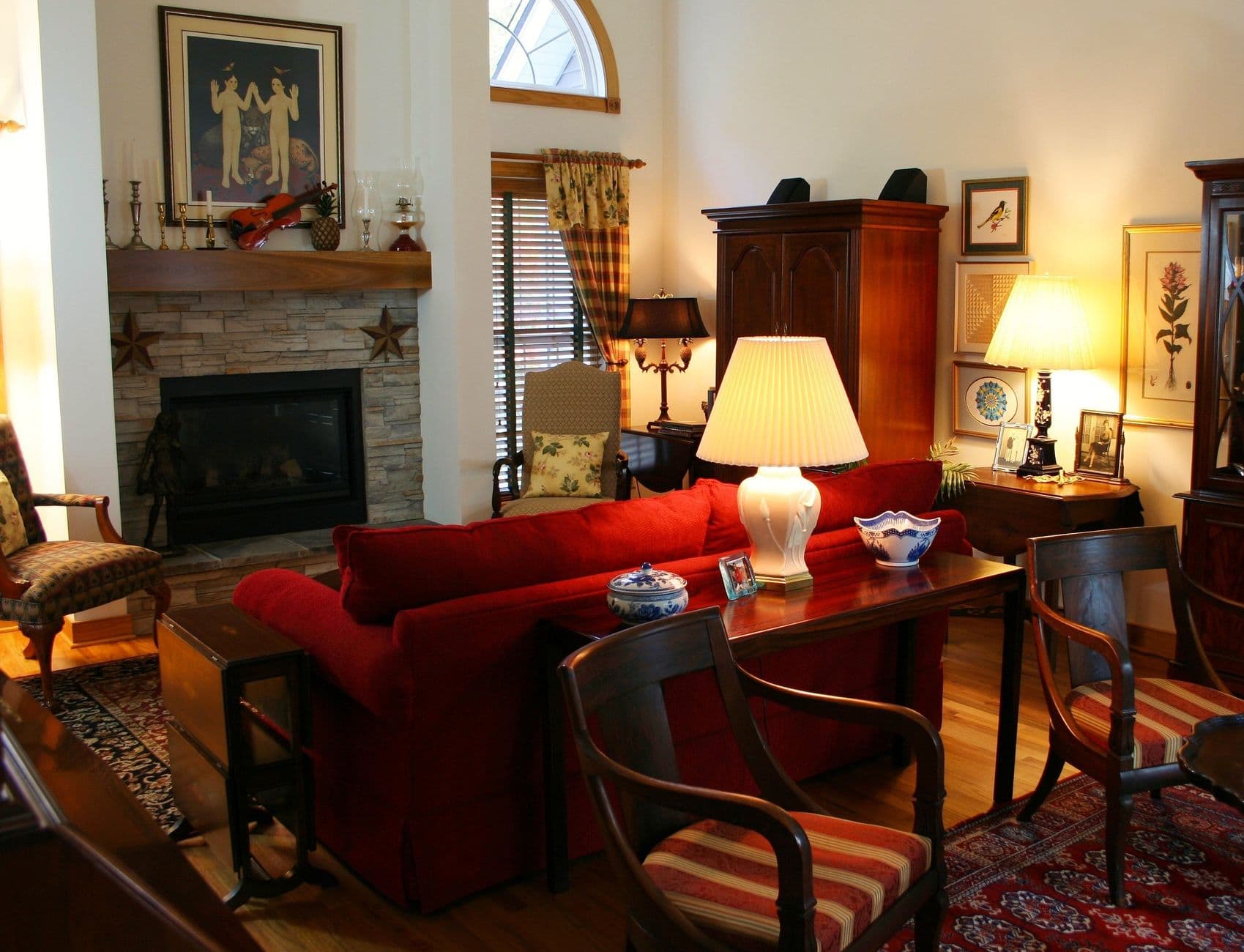 Bash – Timeless furniture styles for the living room: practical choices that last