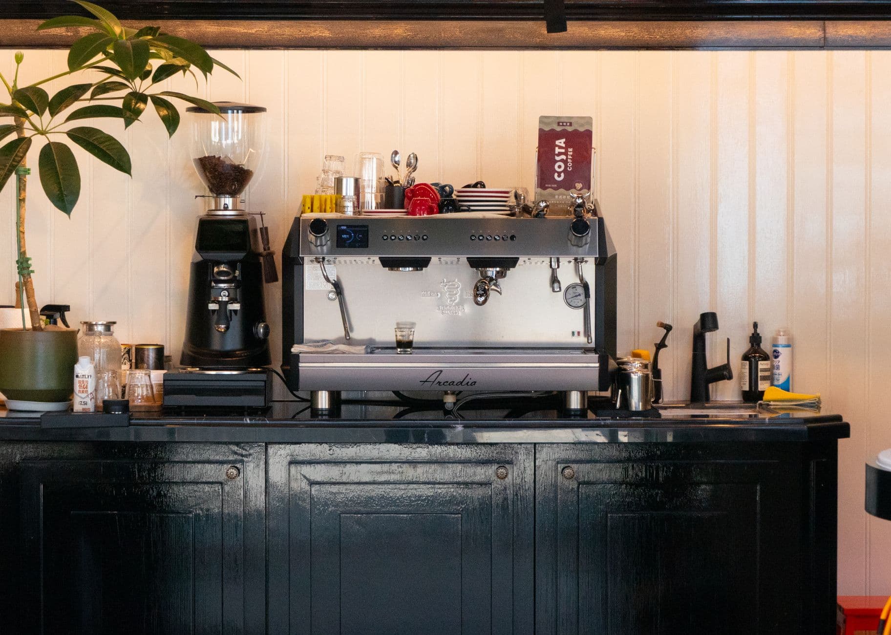 Bash – Choosing the right bean-to-cup coffee machine for South African kitchens