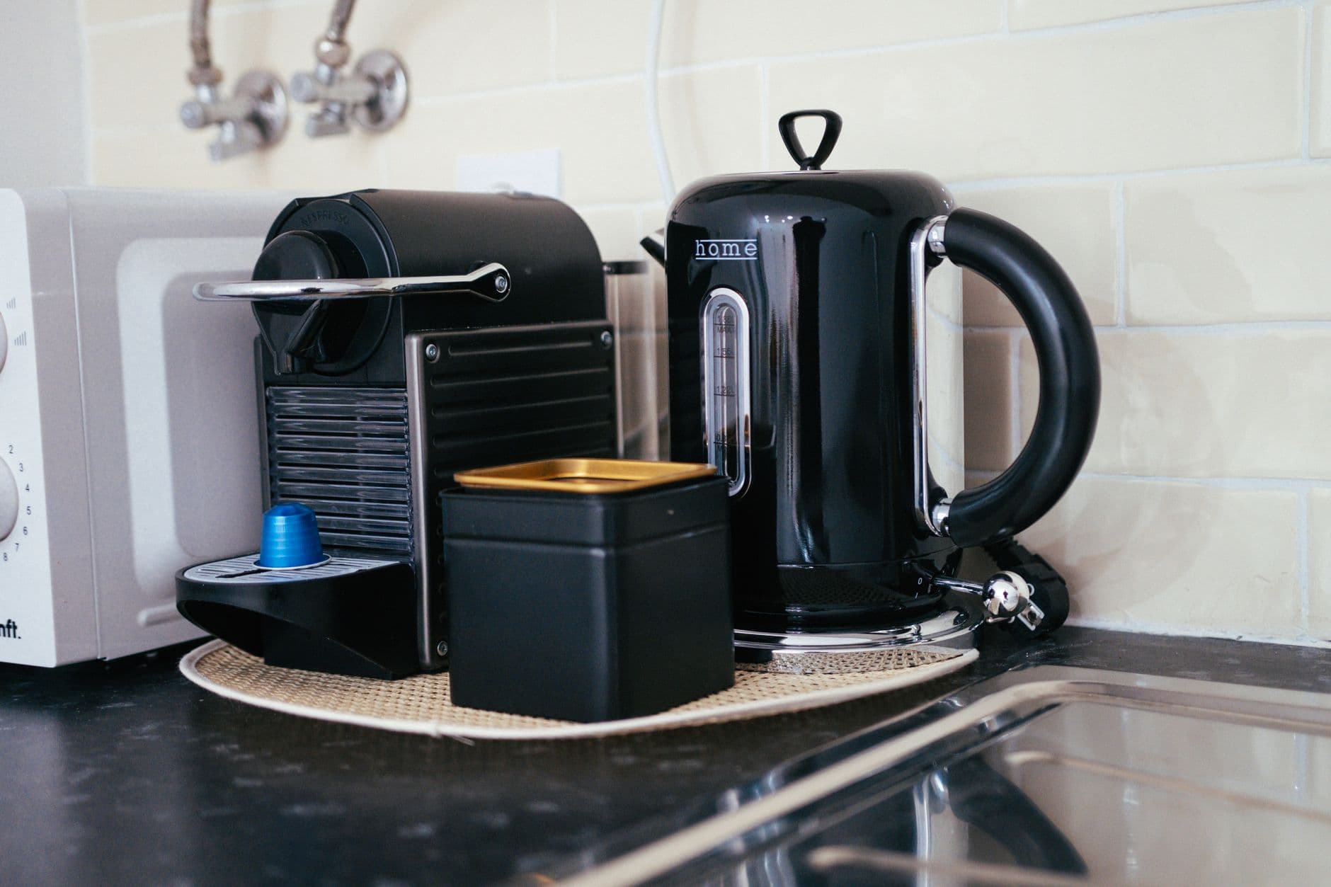 Bash – Best compact coffee machines for small kitchens with quick brewing routines