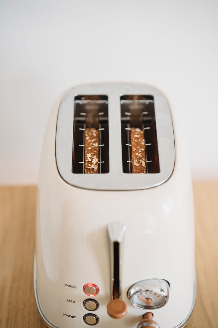 Bash – Toaster with defrost and reheat function: choose the right countertop toaster