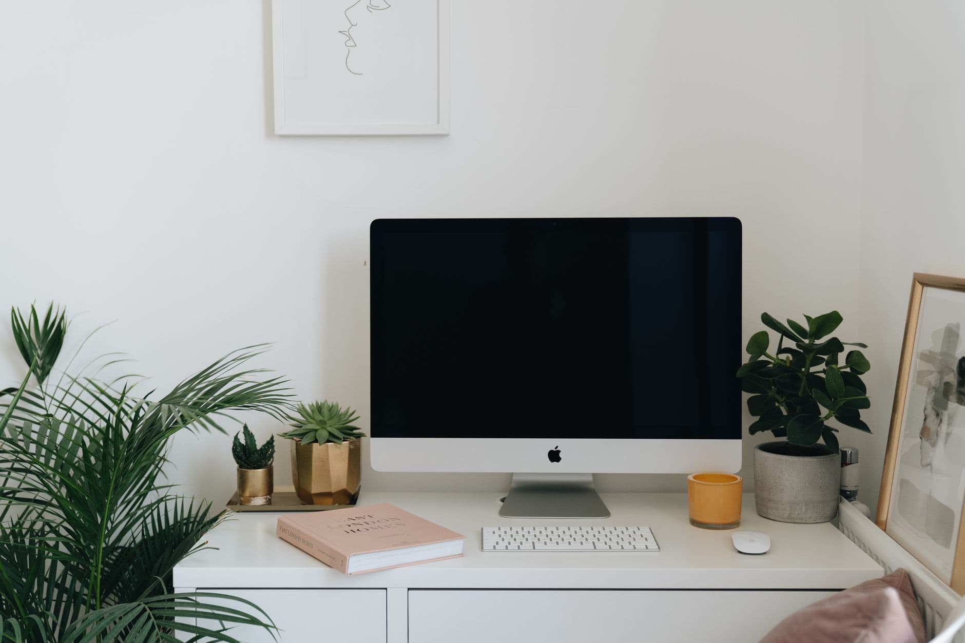 Bash – White desk ideas: choose, place and style a white desk for South African homes
