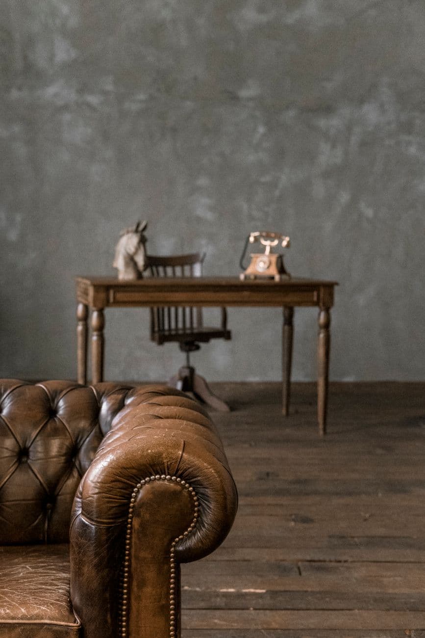 Bash – Chesterfield couches: timeless leather sofas for South African livingrooms