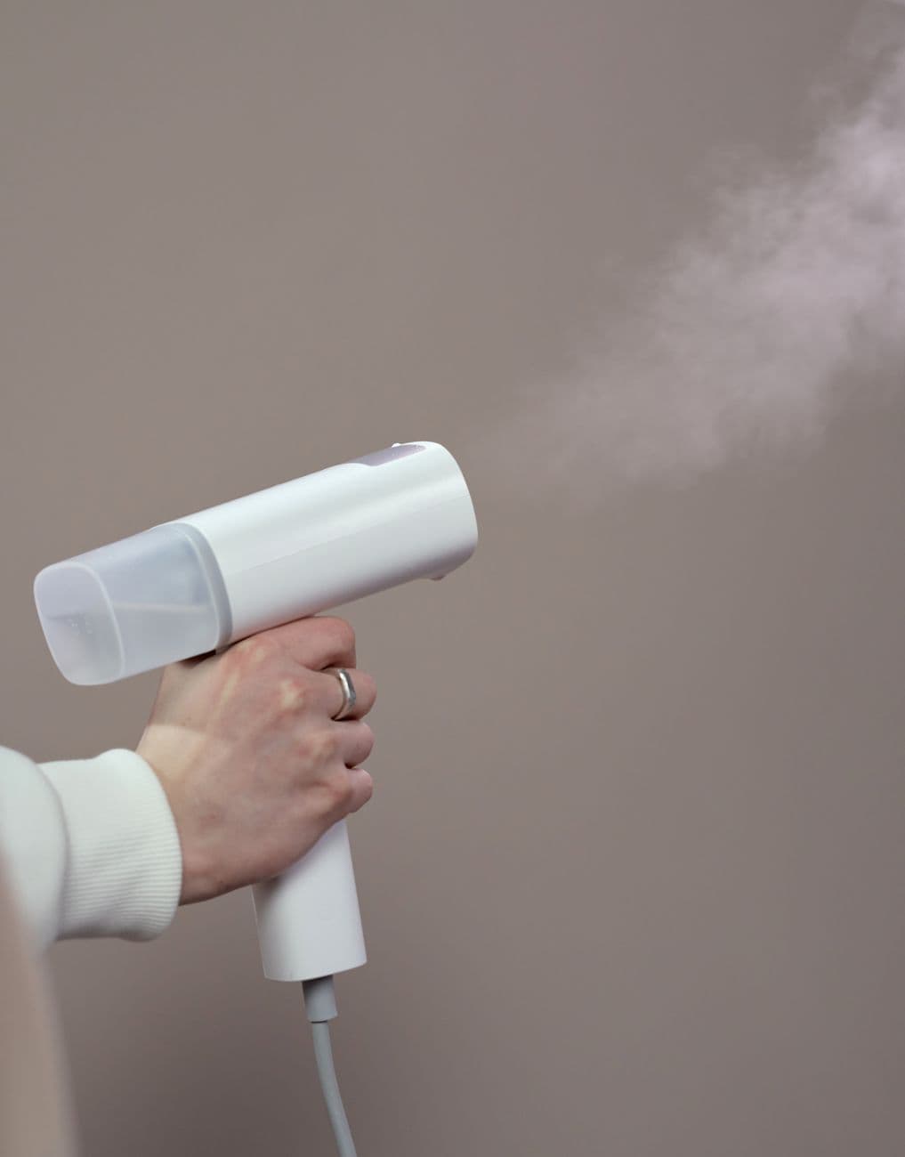 Bash – Dreame Pocket - compact hair dryer for travel and everyday styling