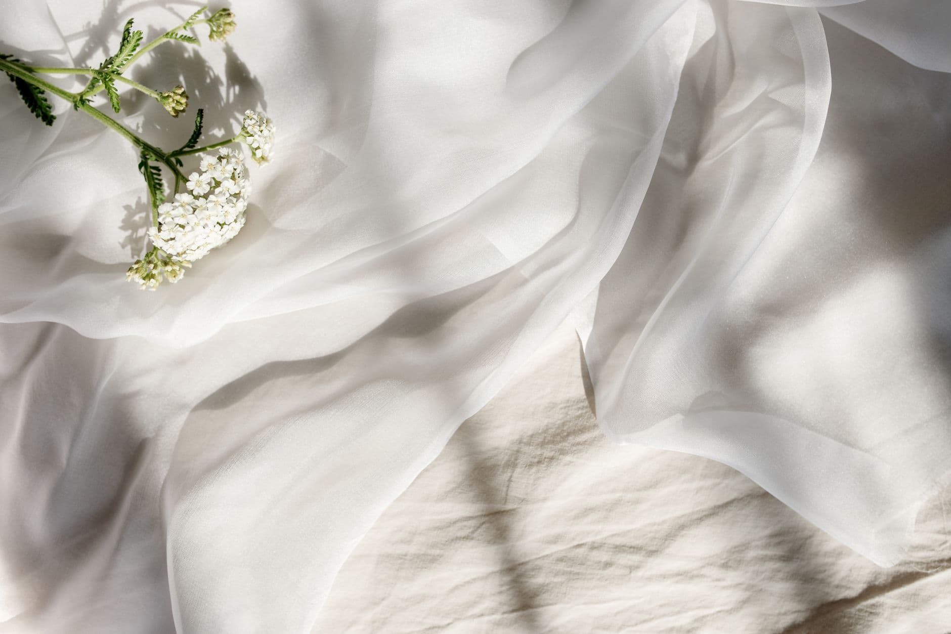 Bash – Ranking breathable sheet materials by measured airflow and weave for summer
