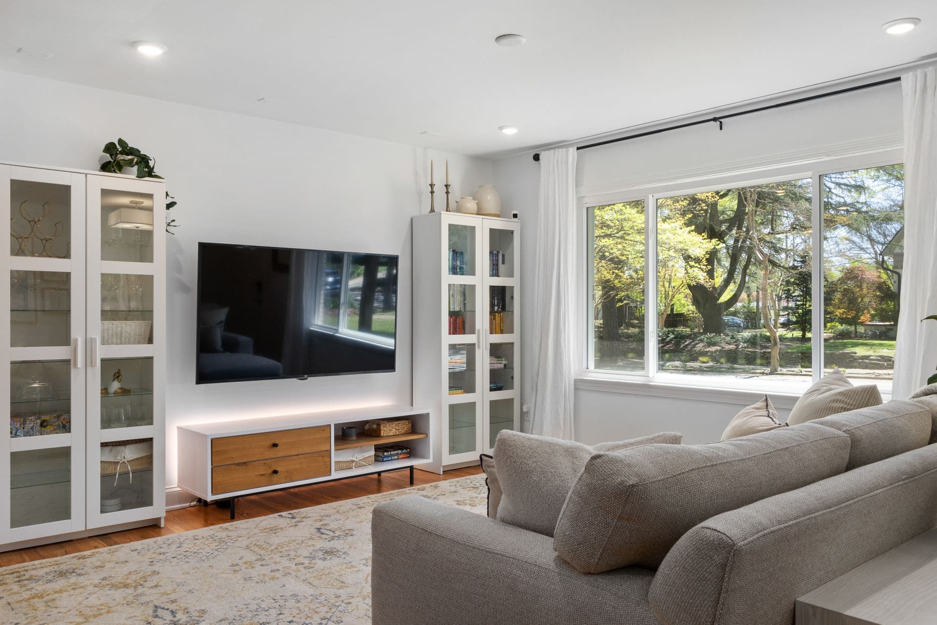 Bash – White TV stand: stylish, practical media units for South African homes