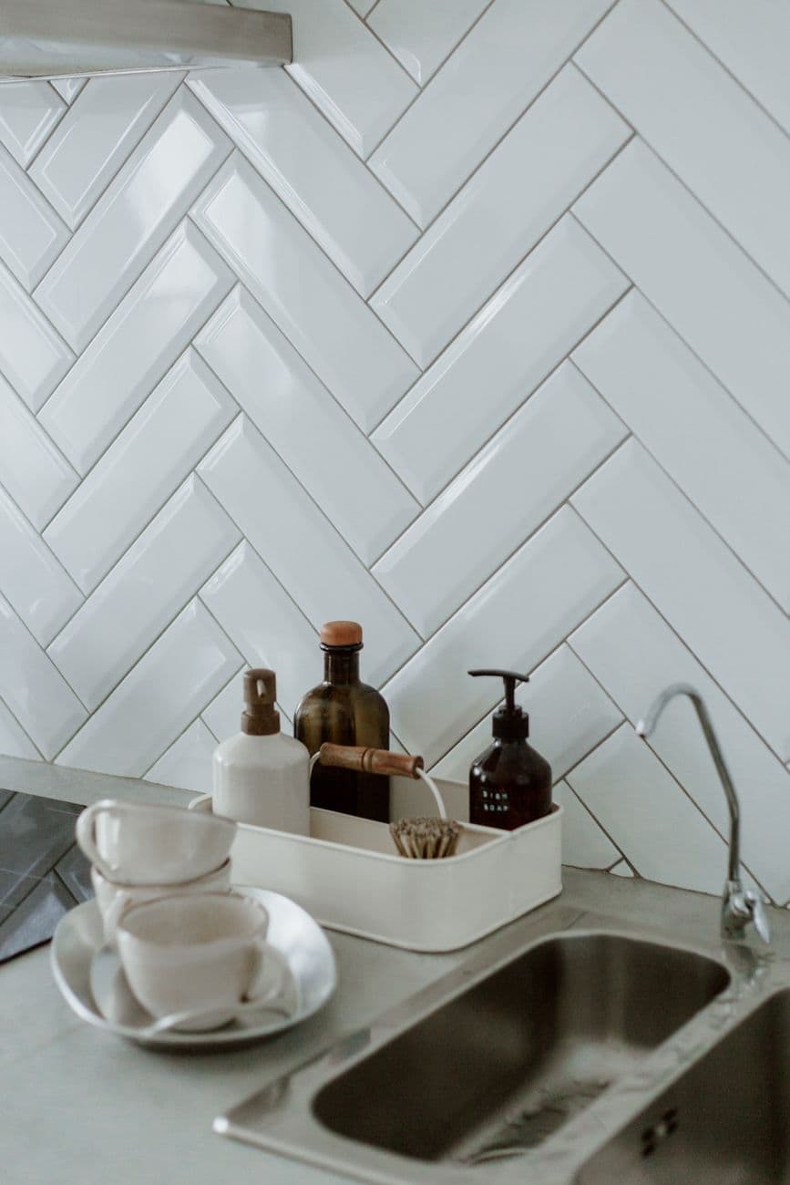 Bash – How to choose the right sink caddy for your kitchen