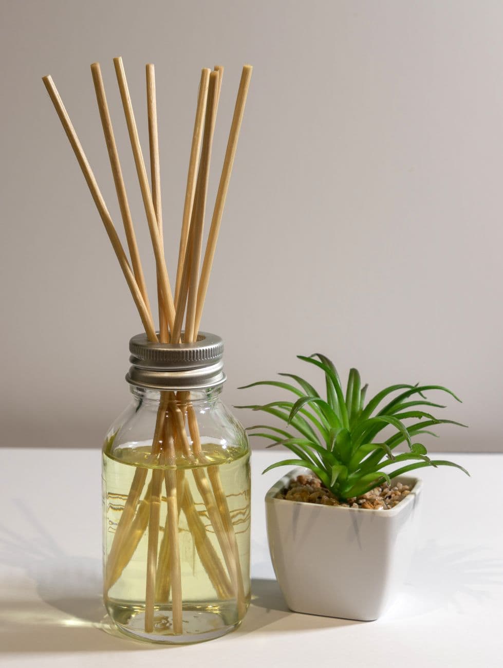 Bash – Home fragrance: choosing, placing and living with scents at home