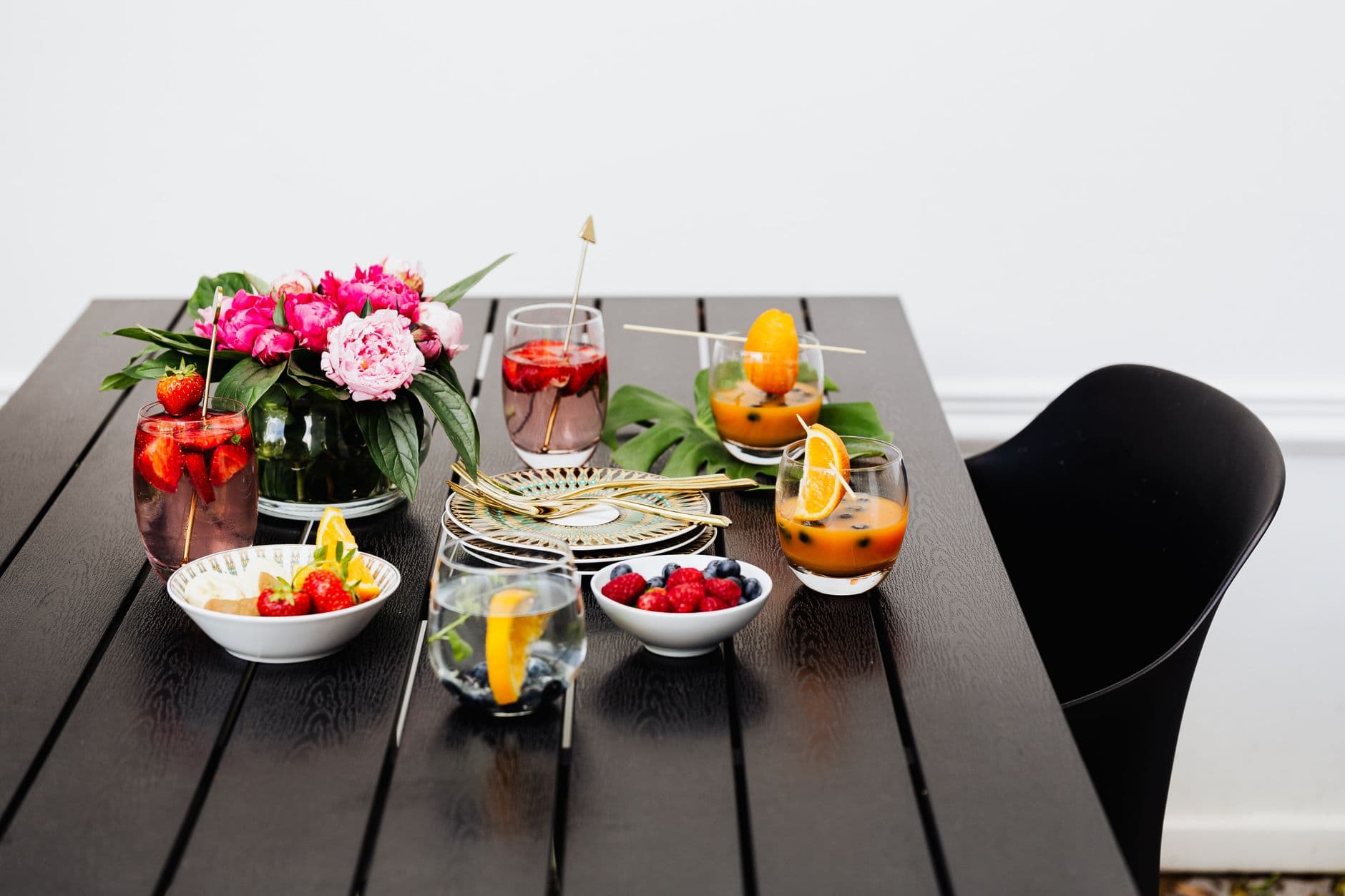 outdoor dining set product photo